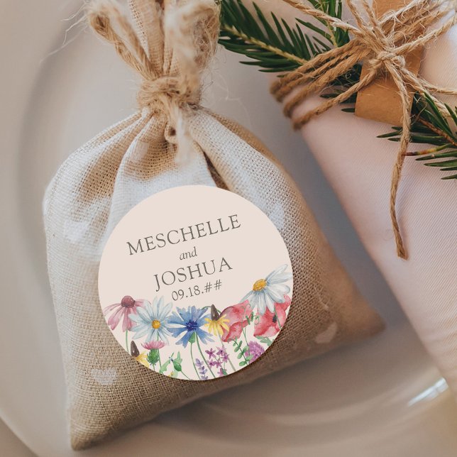 Wildblume Hochzeit Brautbräuche Blume Runder Aufkleber (Wedding Stickers with bride and groom name - great for favors and ..)