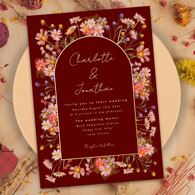 Wildblume Hochzeit im Herbst Burgund Terracotta Folieneinladung (Gold foil script wildflower arch terracotta fall wedding)