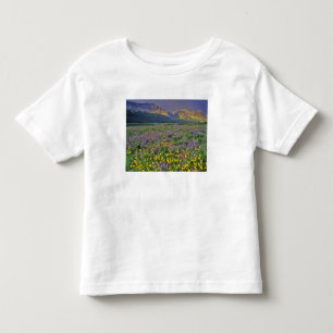 Wildblume im Gletscher Viele Kleinkind T-shirt