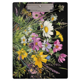 Wildblume in Aquarellfarbe auf schwarzem Hintergru Klemmbrett