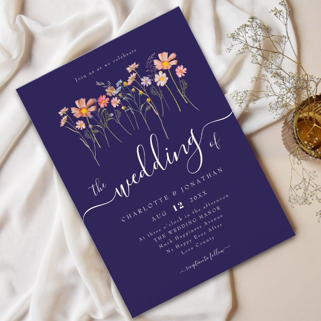 Wildblume Meadow Elegantes Skript Navy Blue & Blus Einladung (Wildflower meadow rustic boho floral navy blue blush pink wedding white elegant modern script)