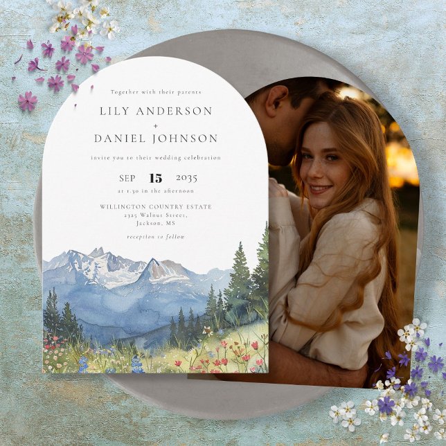 Wildblume Watercolor Foto Hochzeitstorch Einladung (Watercolor Mountain Wildflower Photo Wedding Arch Invitation)