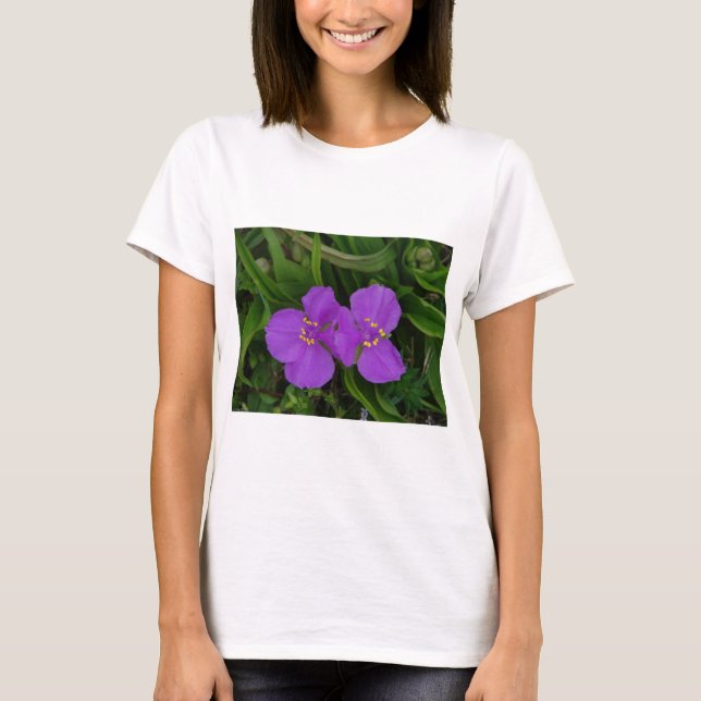 Wildblumen Fuchsia Spiderwort Heiße Federn Geschen T-Shirt (Vorderseite)