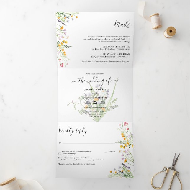 Wildblumen Hochzeit Foto Tri-Fold Einladung (Innenseite)
