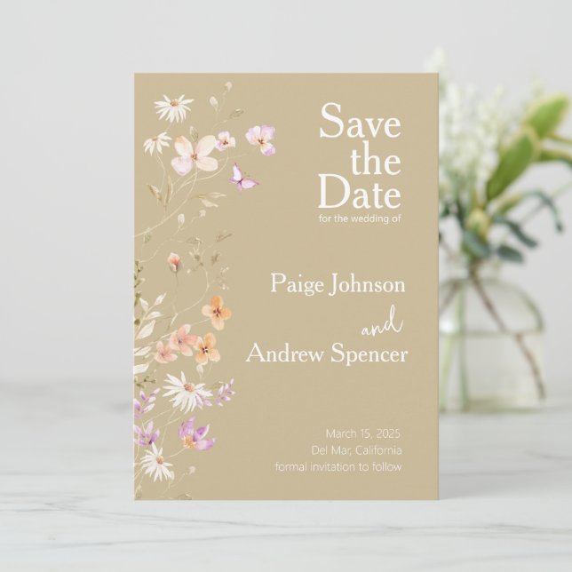 Wildblumen Tan Wedding speichern das Datum Einladung (Stehend Vorderseite)