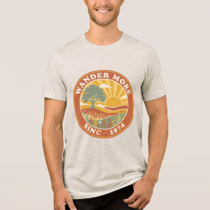 Wildblumen-Wiese-Wander-Shirt Wander More Retro Tri-Blend Shirt