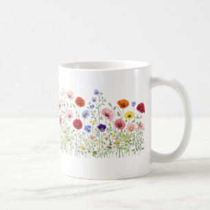 Wildblumenwiese mit natürlichen Wasserfarbenblüten Kaffeetasse