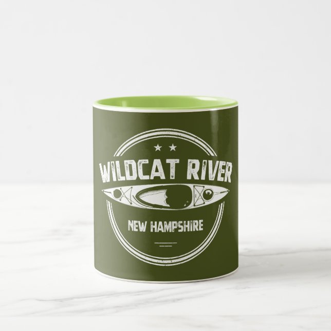 Wildcat River New Hampshire Kayak Zweifarbige Tasse (Mittel)
