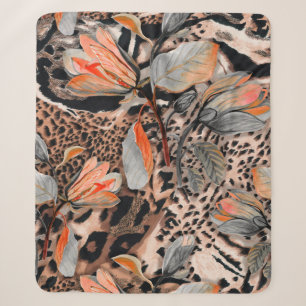 Wilde afrikanische Tierhaut mit braunem Blumenmust Sherpadecke