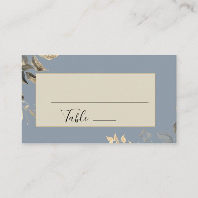 Wilde Blätter Dusty Blue Floral Wedding Platzkarte (Vorderseite)