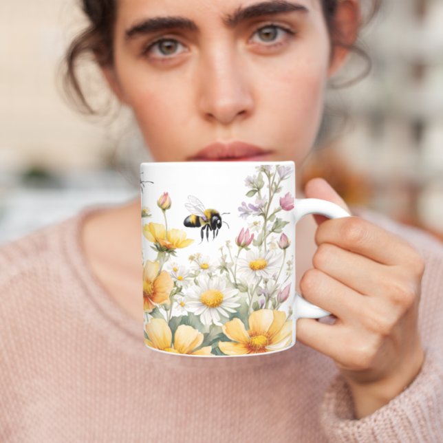 Wilde Blume und Honigbienen Wasserfarbe Kaffeetasse (Von Creator hochgeladen)