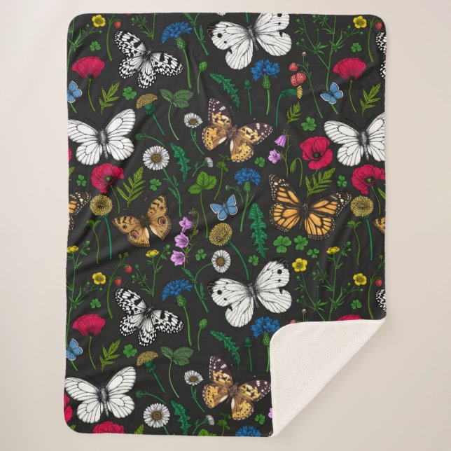 Wilde Blume und Schmetterlinge auf schwarz Sherpadecke (Vorderseite)