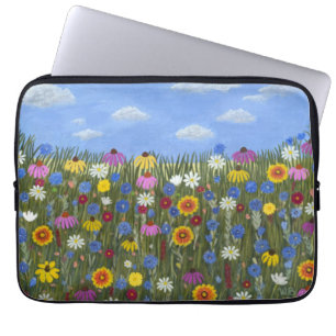 Wilde Blumen mit Gänseblümchen Laptopschutzhülle