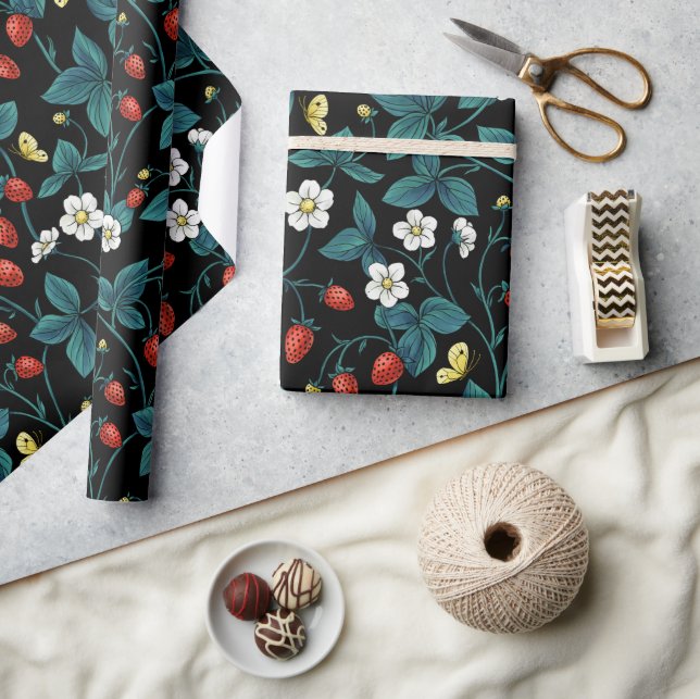 Wilde Erdbeeren rot/gelb/blau/schwarz Geschenkpapier (Kunsthandwerk)