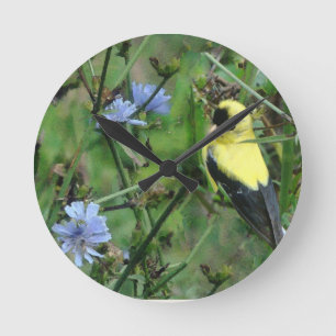 Wilde Finkgoldfinch-Blumen-Blumenvogel Runde Wanduhr
