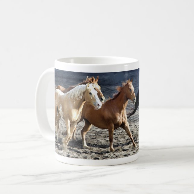 Wilde laufende Pferde Tasse (Vorderseite Links)