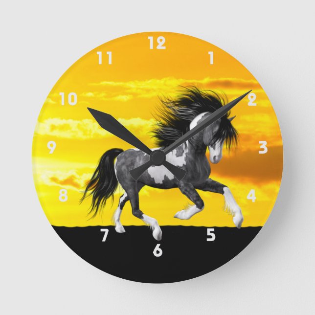 Wilde Paint Horse Wall Clock Runde Wanduhr (Vorderseite)