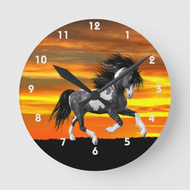 Wilde Paint Horse Wall Clock Runde Wanduhr (Vorderseite)