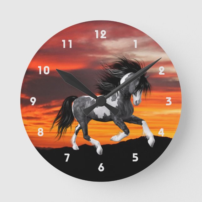 Wilde Paint Horse Wall Clock Runde Wanduhr (Vorderseite)