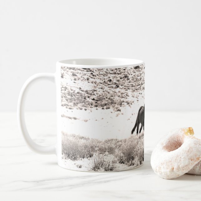 Wilde Pferde in der Westwüste  Kaffeetasse (Mit Donut)