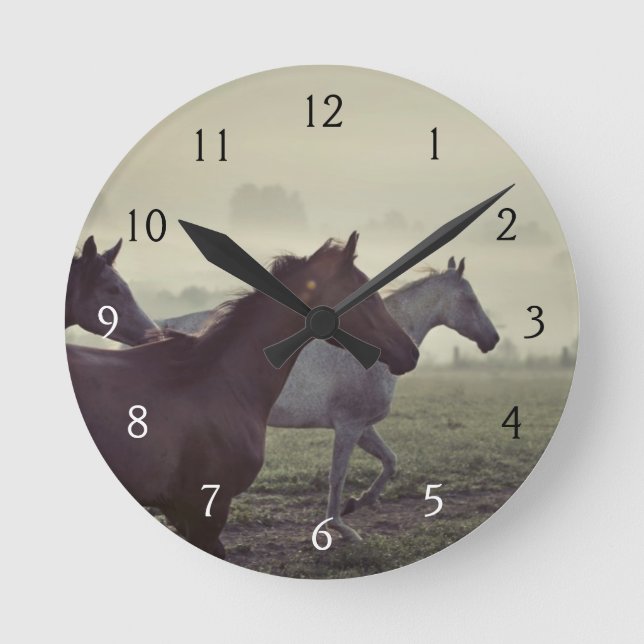 Wilde Pferde Runde Wanduhr (Vorderseite)
