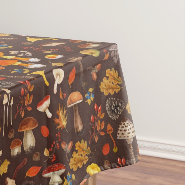 Wilde Pilze auf braun Tischdecke (Beispiel)