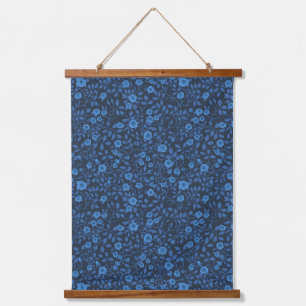 Wilde Rose in blau Wandteppich Mit Holzrahmen