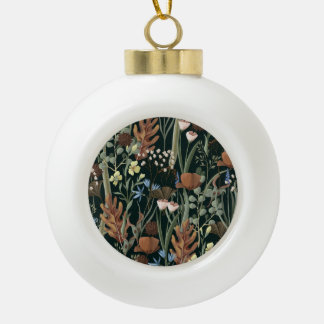 Wilde und getrocknete Blumenmuster. Keramik Kugel-Ornament