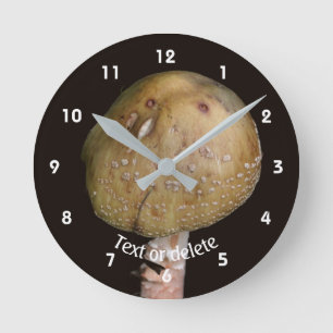 Wilder brauner Pilz Personalisierte Natur Runde Wanduhr