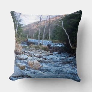 Wilder Gebirgsfluss - Wilde Natur Rumänien  Kissen