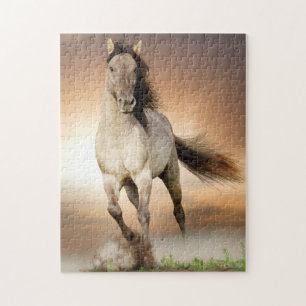 Wilder Stallion, der in Sonnenuntergang läuft Puzzle