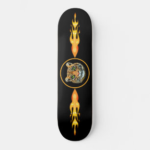 Wilder Tiger, Flammen auf der schwarzen Skateboard