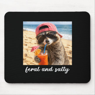 Wilder und salziger Waschbär Coole Strand Vibes So Mousepad