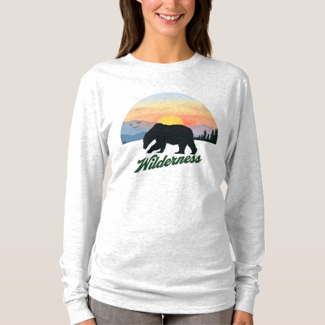 Wilderness Bär in Alaskan Sunset T-Shirt (Vorderseite)