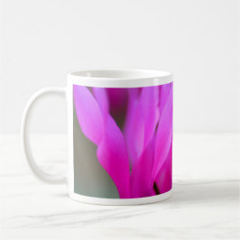Wildes Cyclamen-Makro Kaffeetasse