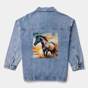 Wildes Pferd auf Grassy Düne bei Sonnenuntergang Jeansjacke