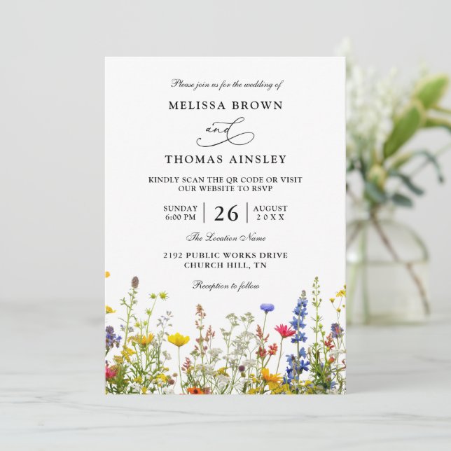 Wildflowers Elegant Modern Budget QR Code Wedding Einladung (Stehend Vorderseite)