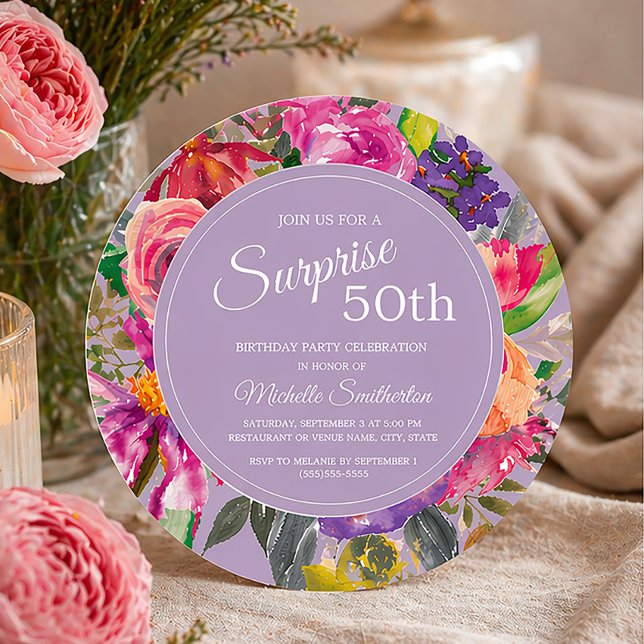 Wildflowers Purple Pink 50th Birthday Einladung (Round 50th birthday party invitation with purple and pink watercolor wildflowers)