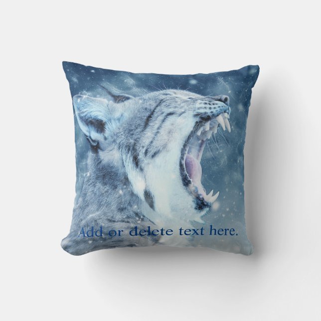 Wildkatze im Schnee Kissen (Vorderseite)