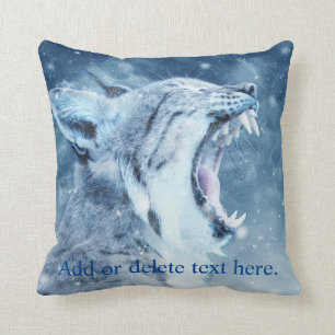 Wildkatze im Schnee Kissen