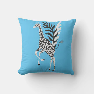 Wildlife Friendship - Giraffe Blue Sky Kissen
