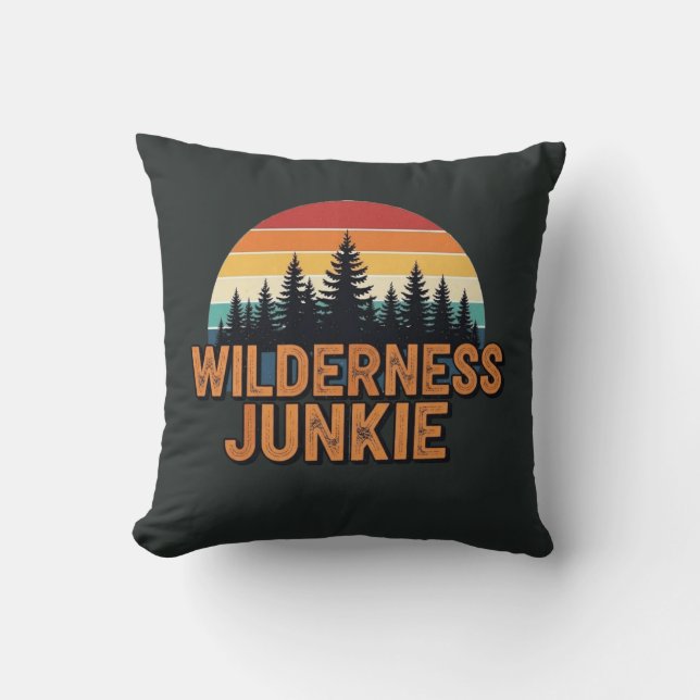 Wildness-Junkie-Retro-Design Kissen (Vorderseite)