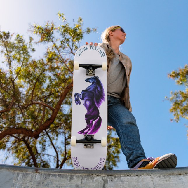 WildPferd-Skateboard mit eigenem Text aufziehen Skateboard (Außenbereich 1)