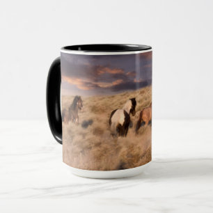 Wildpferde laufen tasse
