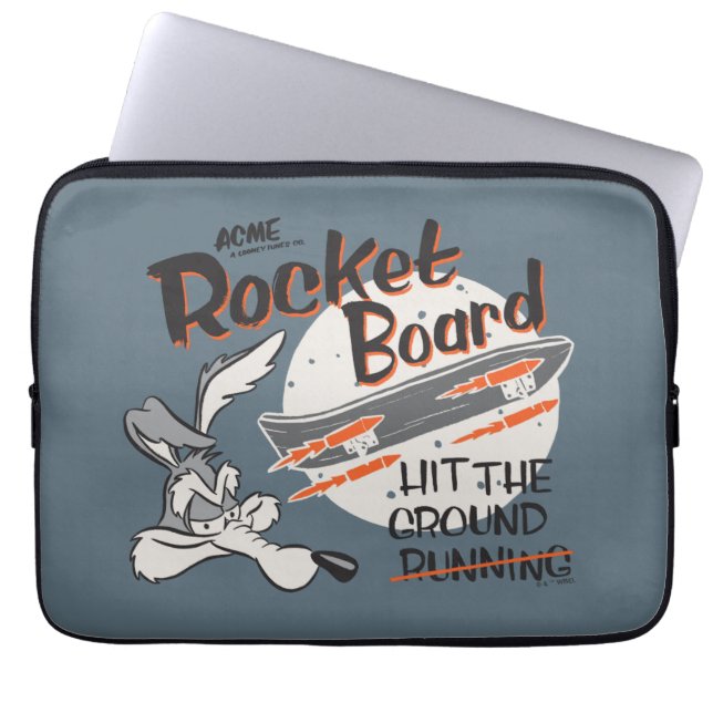 WILE E. COYOTE™ ACME Rocket Board Laptopschutzhülle (Vorderseite)