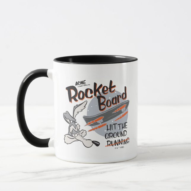 WILE E. COYOTE™ ACME Rocket Board Tasse (Links)