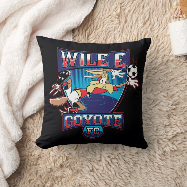 WILE E. COYOTE™ Football Club Badge Kissen (Decke)