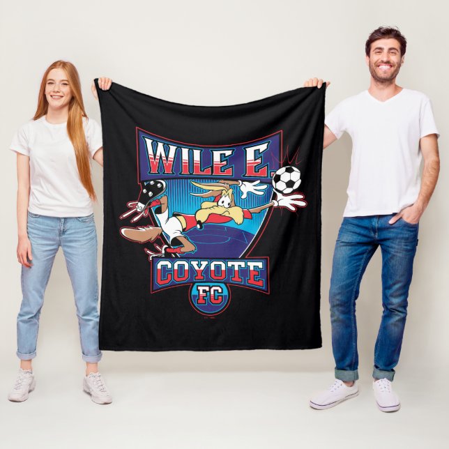WILE E. COYOTE™ Fußballverein-Abzeichen Fleecedecke (Beispiel)