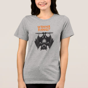 will hängen, weißes Shirt
