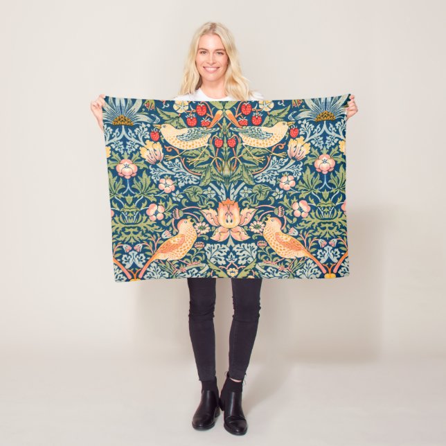 Willam Morris Erdbeerdieb, Vintage Vögel Fleecedecke (Beispiel)